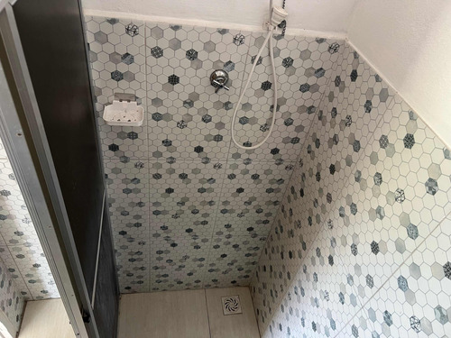 Kitnet Com 1 Quarto E 1 Banheiro