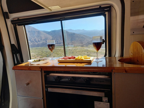 Motorhome Home Rolling Equipamiento Sobre Furgon.