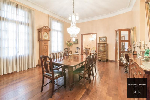 Imagen 9 de 30 de Casa Estilo Frances Con Jardin En Zona De Embajadas