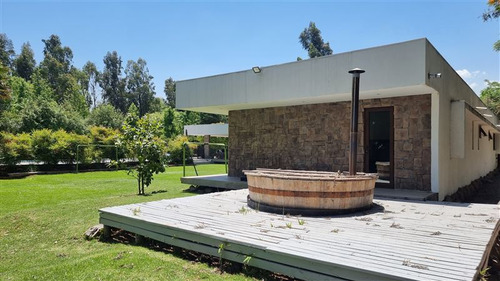 Casa En Condominio Los Queltehues, En Chicureo