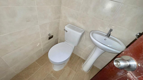Local En Alquiler Para Oficina En El Vergel Santo Domingo