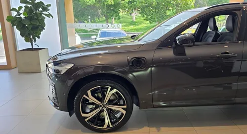 Xc60 Recharge Ultra Dark T8