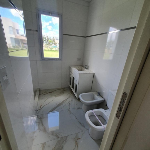 Imagen 8 de 12 de Casa En Cruz Del Sur - San Vicente - Canning