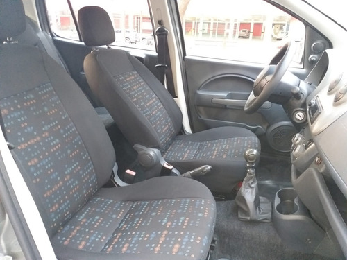 Fiat Uno Uno Vivace 1.0 8V (Flex) 4p