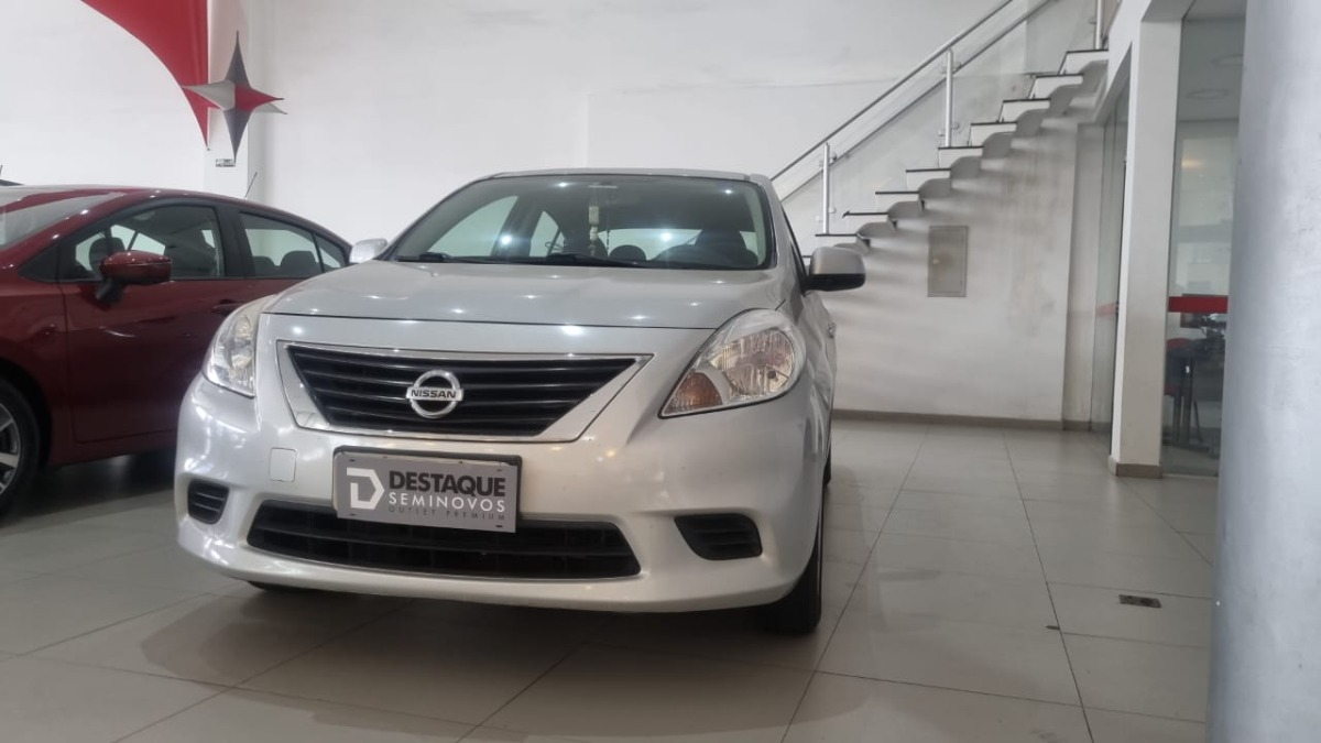 Nissan Versa 1.6 16v Sv Flex 4p