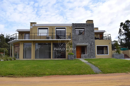 Dúplex De Diseño Moderno, Unidad Planta Baja, A Metros Del Mar