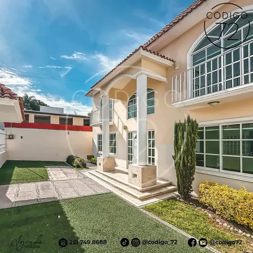 Casa En Venta Con Recámara En Planta Baja En Rincones De La Calera.
