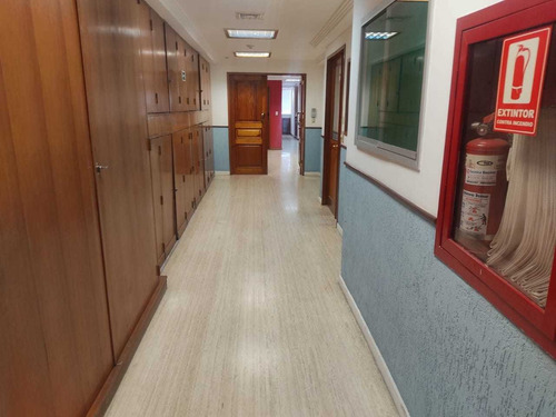 Imagen 25 de 29 de Vendo/alquilo Oficina 542 M2 Sabana Grande 4955