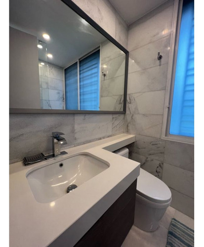 Se Vende Apto 250m2 3h+s/5b/3p Lomas De Mirador 6860