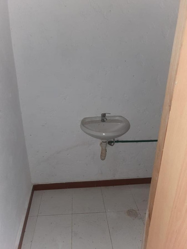 Imagen 7 de 9 de Colón Esq Piedras