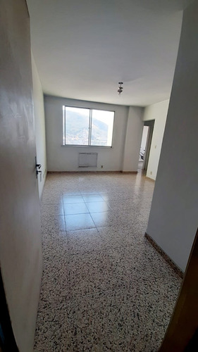 Imagem 5 de 15 de Apartamento Grande Com 2 Quartos Área À Venda- Cascadura - Com Habite-se - Aea2401