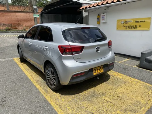 Kia Rio 1.4 Vibrant At 2020
