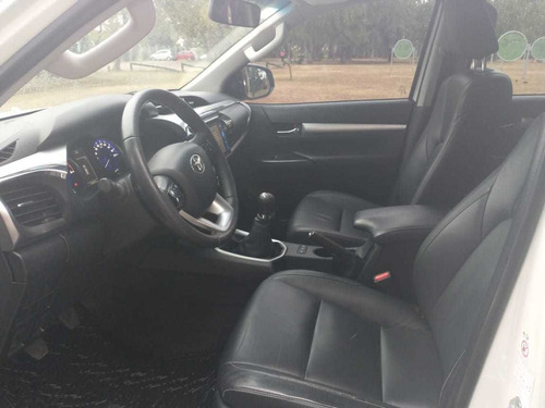 Toyota Hilux 2.8 Cd Srx 177cv 4x4 2016