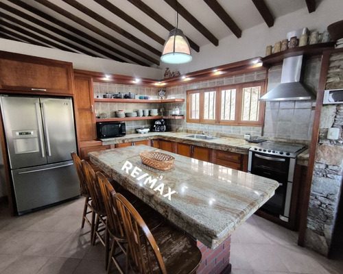 Espaciosa Y Fresca Casa En Venta En La Asuncion, Isla De Margarita