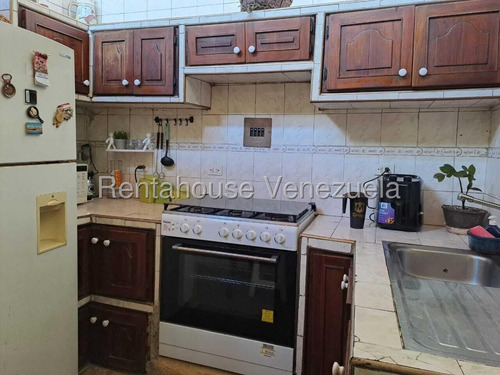 Julian Galindez Vende Casa Para Uso Comercial O Residencial En Zona Centro Barquisimeto #25-24688