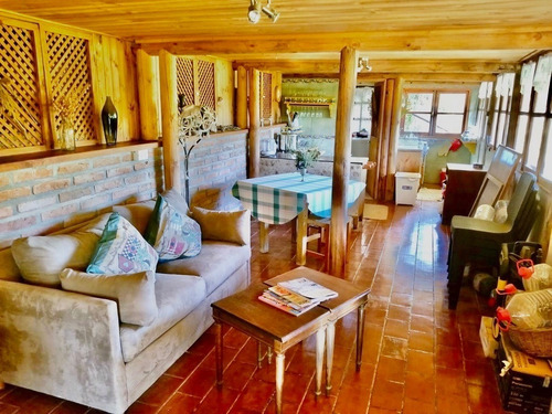 Extranjero Por Viaje Vende Frente Laguna Torca