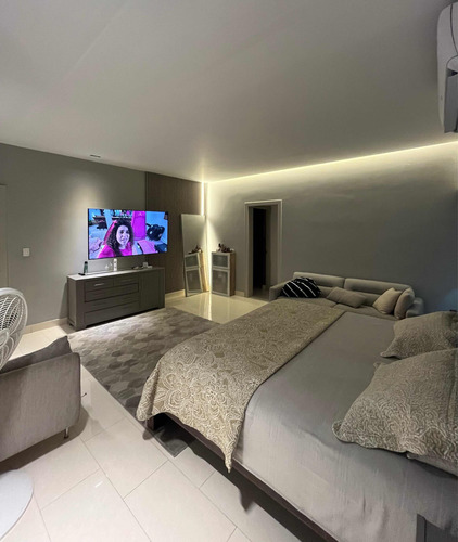 Se Vende Apartamento Con Terraza Amplia En El Ensanche Naco