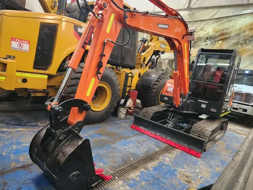 Excavadora Doosan Dh55 V