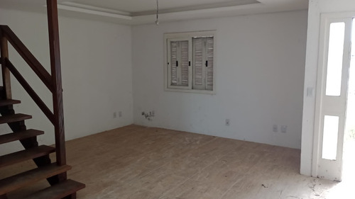 Vendo Sobrado Com 2 Dormitórios Esperando Um Terceiro
