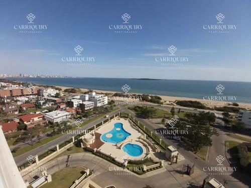 Venta De Apartamento 3 Dormitorios Le Jardin En Playa Mansa, Punta Del Este.