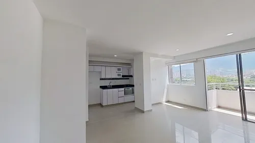 Gran Apartamento En Niquia, Código 53