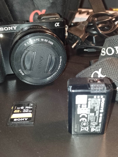 Imagen 2 de 3 de Sony A6000 - Kit Completo
