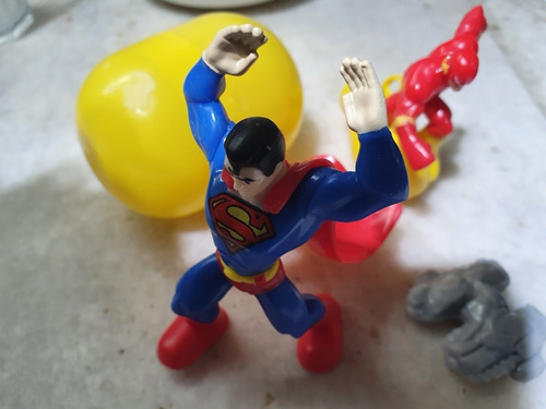 Juguete Huevo Kinder Gigante Batman+flash Coleccion | MercadoLibre