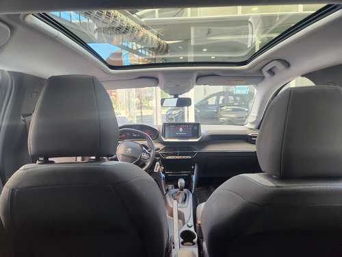 Peugeot 208 1.6 Style Tiptronic