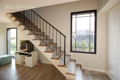 Imagen 10 de 27 de Hermosa Casa En Barrio La Comarca