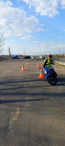 Imagen 3 de 4 de Clases De Manejo De Moto 110cc