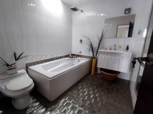 Imagen 3 de 16 de Leida Falcon Rentahouse Vende Casa En Mañongo Naguanagua 22-25273 Lf
