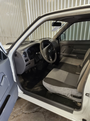 Imagen 5 de 8 de Nissan Np300 2014 2.5 Diesel Chasis 4x2 Mt