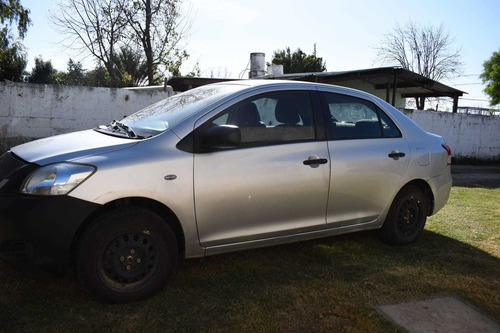 Toyota Yaris Sedan 5 P Full