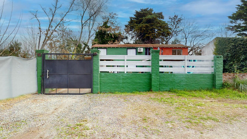 Casa En Barrio Semi Cerrado Club Tenis La Plata
