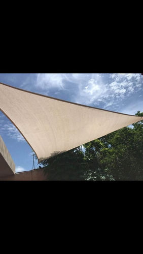 Imagen 2 de 7 de Mallasombra Triangular 5x5x5 Mt Mod: Velaria Raschel 90%