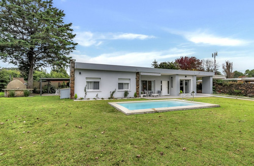 Venta Casa Remodelada En Punta Ballena - Solanas