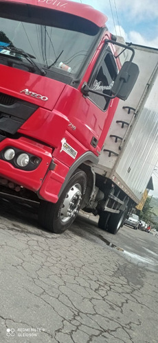 Imagem 2 de 11 de Mercedes Benz - Atego 1719 13/13 - Baú Frigorifico Gancheira