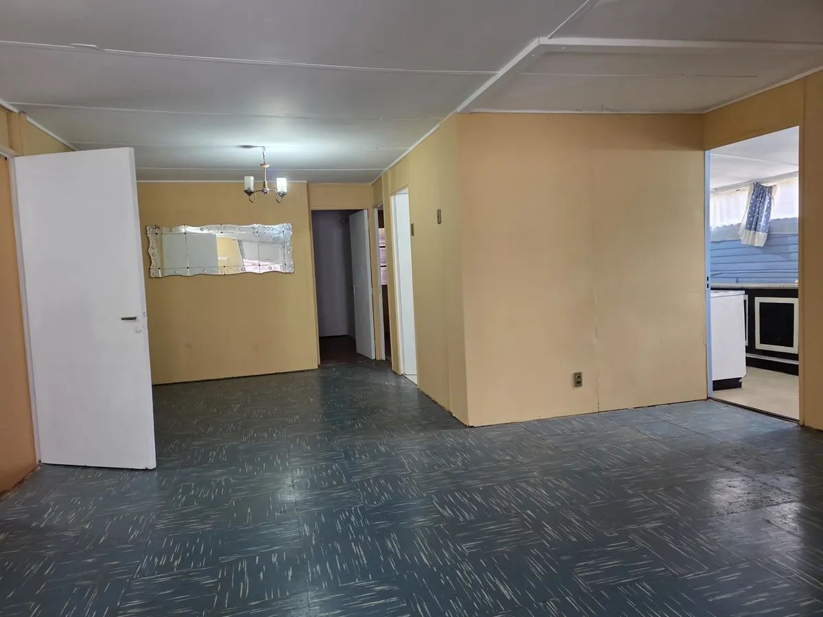 Imagen 5 de 30 de Casa Principal, Casa Alojados Más Local Comercial....