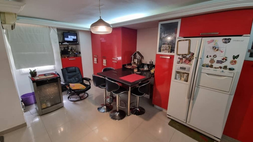 Imagen 7 de 11 de Venta En Oferta De Casa Amoblada Con Piscina En Zona Norte