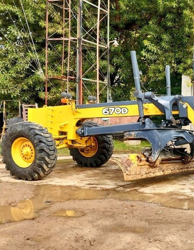 Motoniveladora John Deere - 670d