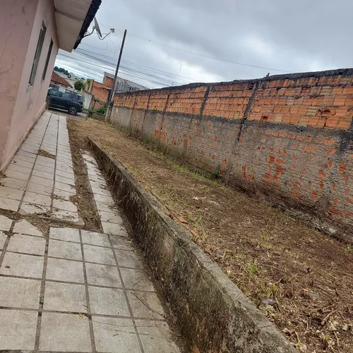 Terreno Com 560 M2 Com Casa Em Alvenaria
