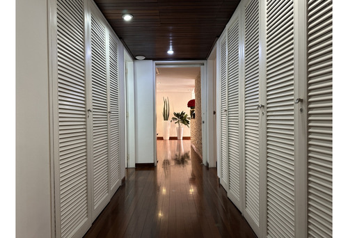 Se Vende Moderno Apartamento En Lomas De Las Mercedes