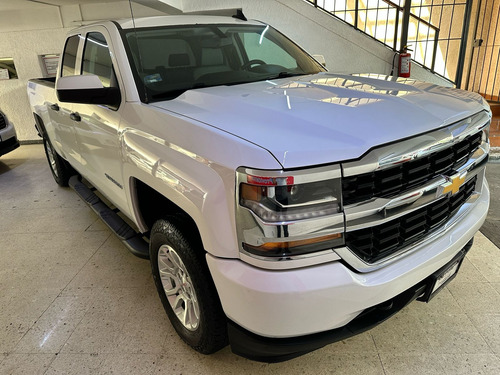 Chevrolet Silverado 5.4 2500 Doble Cabina Ls 4x2 At