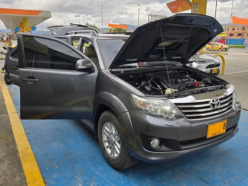 Toyota Fortuner 3.0 Srv D-4d 4x4