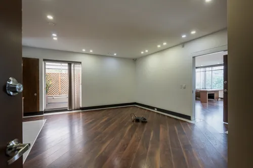 Oficina En Arriendo/venta En Chico Norte. Cod A1105065