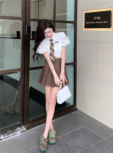 Preppy Mujer Trajes Camisa Blanca Corta Con Lazo Falda Caqui