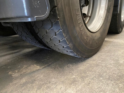 Caminhão Iveco Stralis 460 6x4 Teto Alto 2012 Automatico