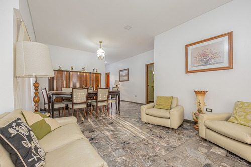 Venta Casa 3 Amb C/ Cochera-patio-lavadero-permuta