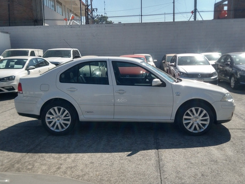Imagen 9 de 10 de Volkswagen Jetta Clásico 2012 2.0 Gl Team Tiptronic At