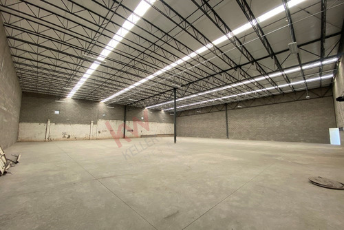 Bodega En Renta De 920 M2 En $82,800 En Calle Amada Armendáriz Casi Esquina En (tecnológico Y H...